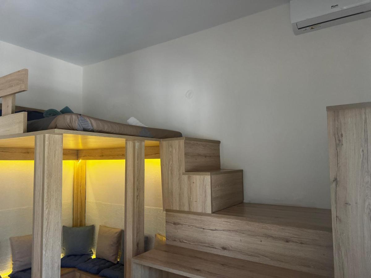 Seaview Room With Share Some Place 雅典 外观 照片