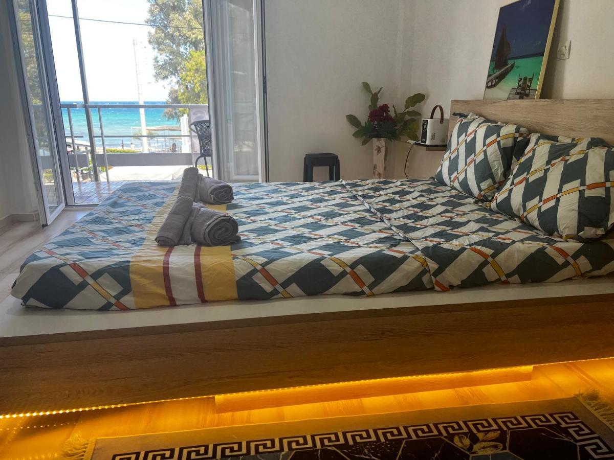 Seaview Room With Share Some Place 雅典 外观 照片